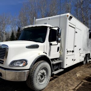 Freightliner Lube Truck with HIAB 322EP-5XS Crane